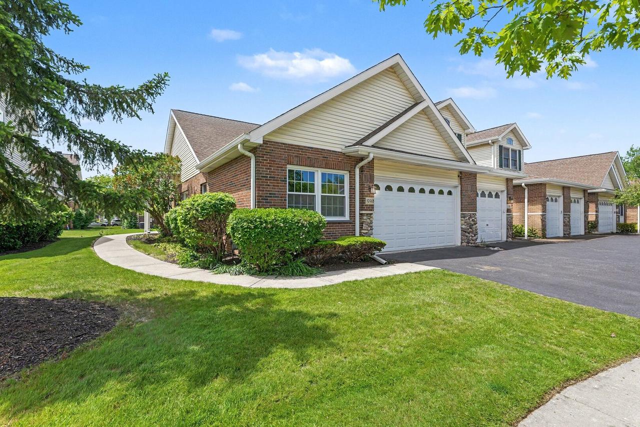 10948 Deblin Ln., Oak Lawn, IL 60453