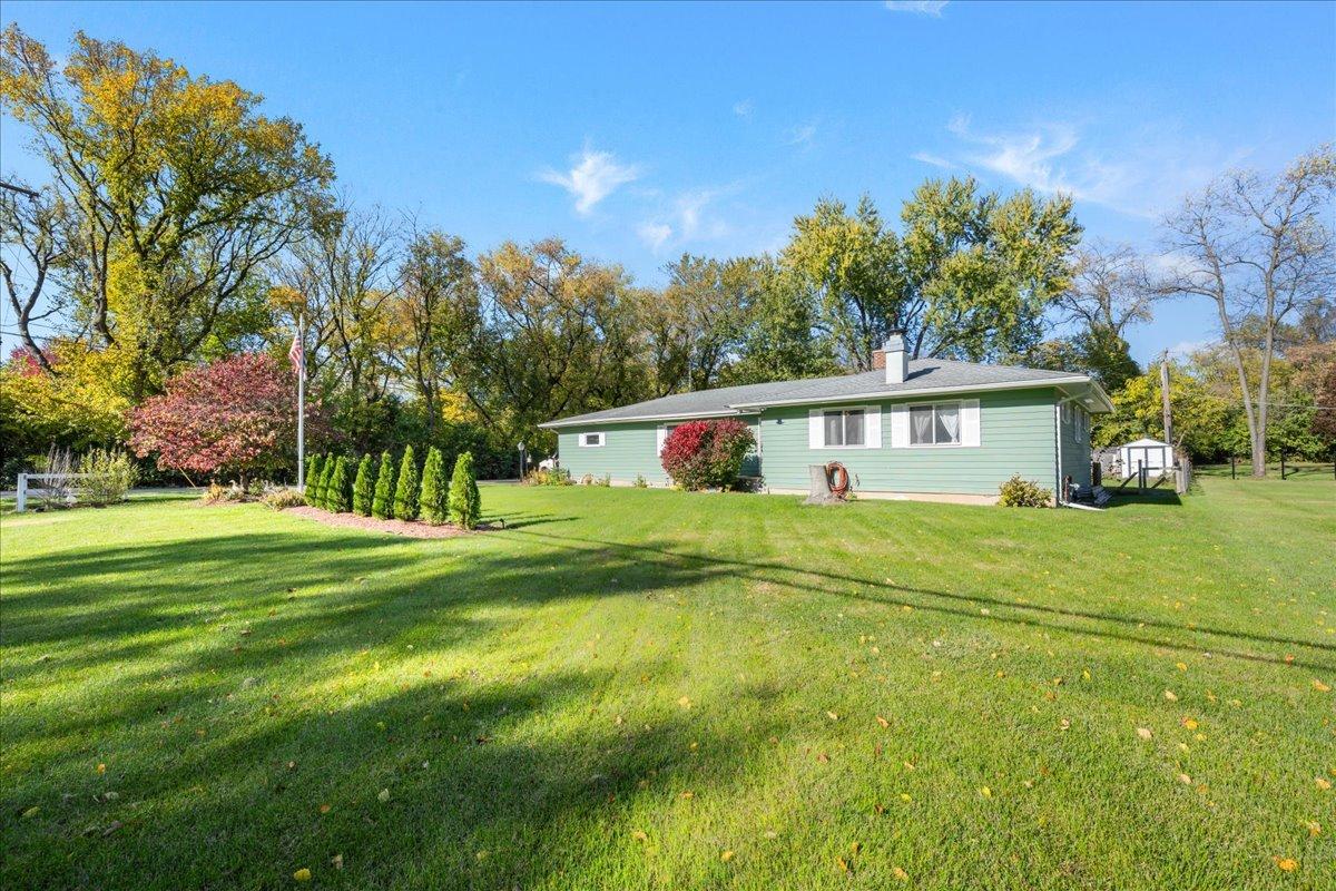 1302 Cary Rd., Algonquin, IL 60102