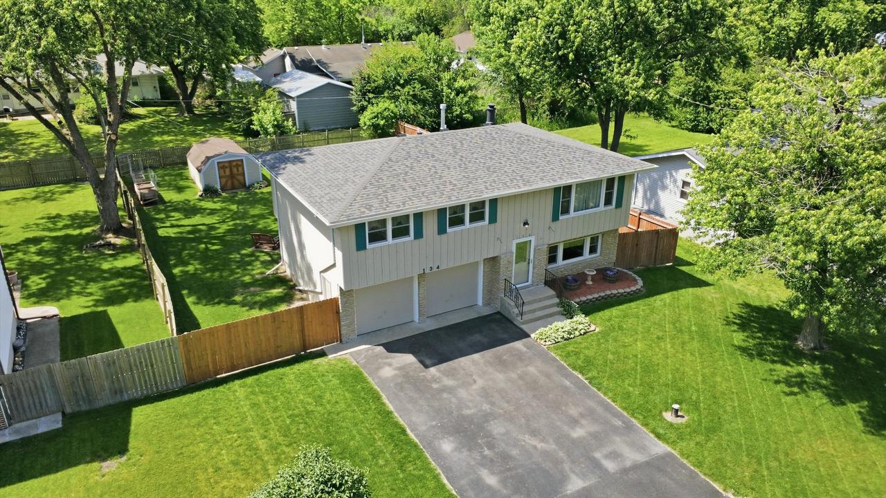 134 Michael Ln., New Lenox, IL 60451