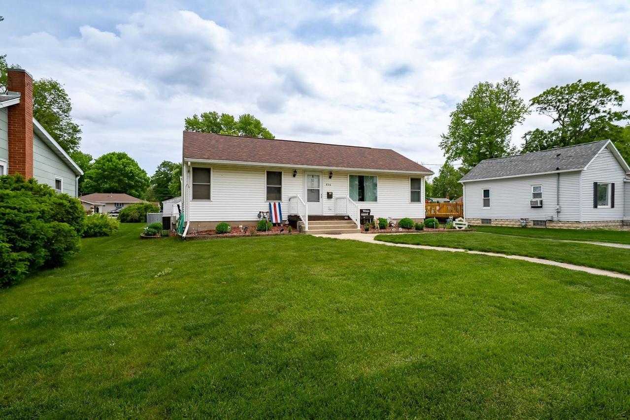 820 S Locust St., Pontiac, IL 61764