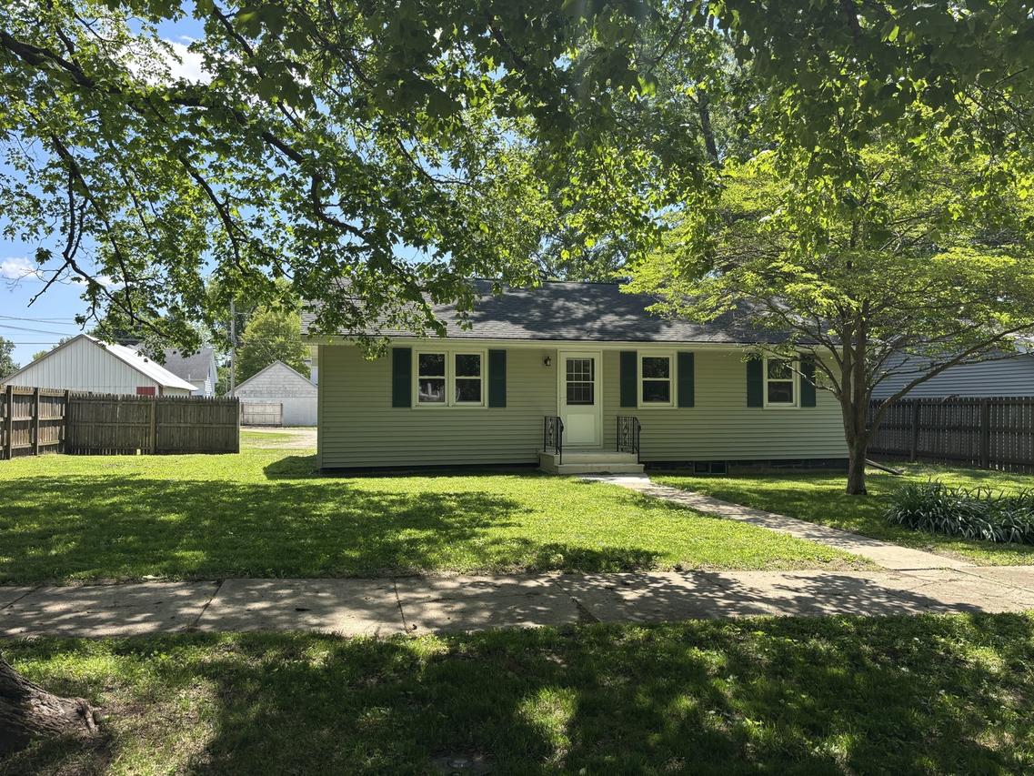 602 W 3rd St., Delavan, IL 61734