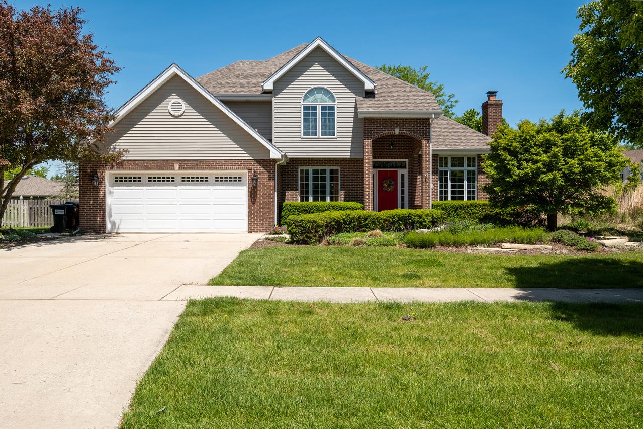 1397 Lahard Rd., New Lenox, IL 60451