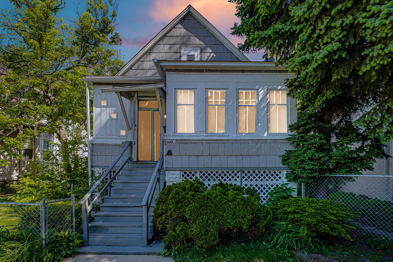 700 W 82nd St., Chicago, IL 60620