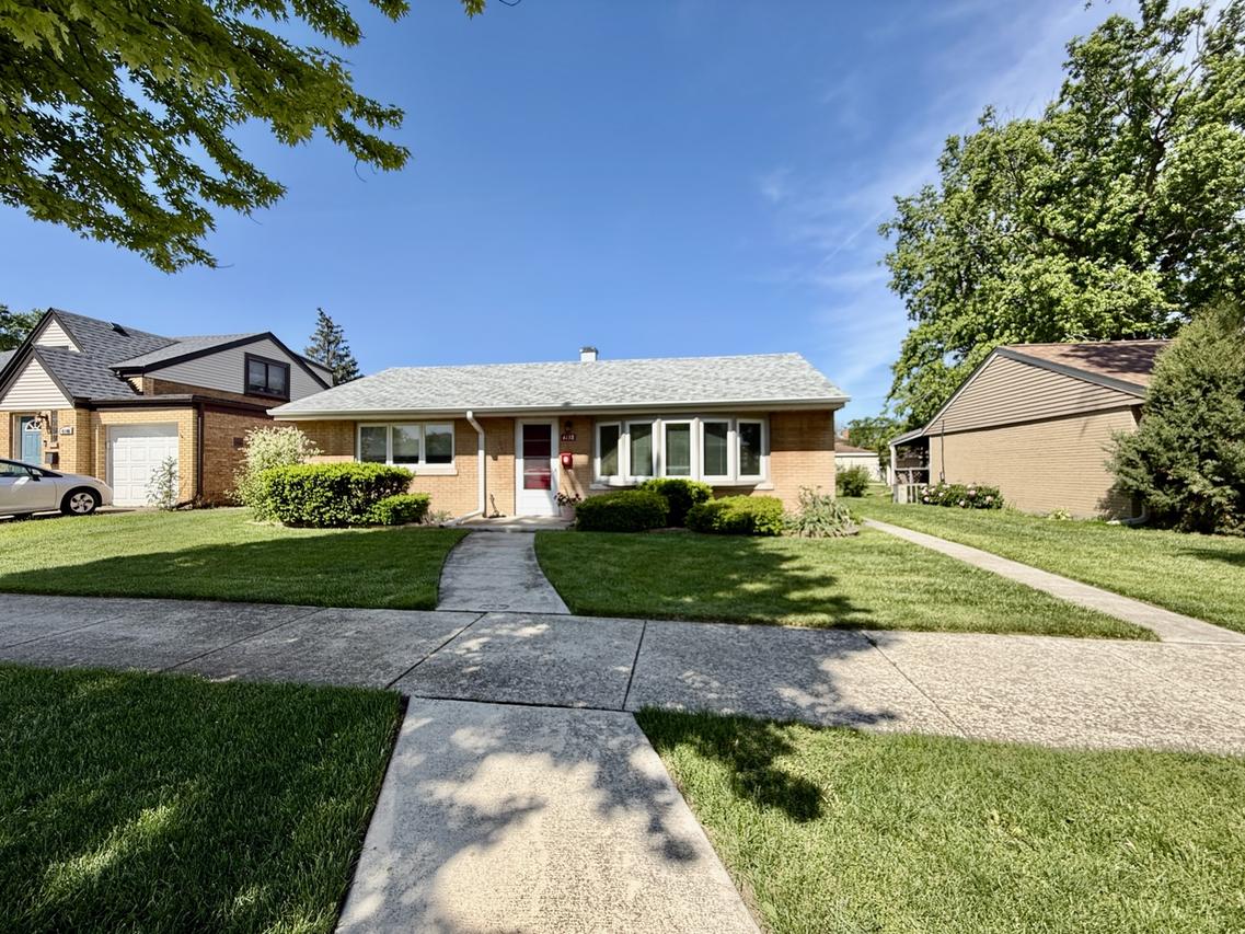 4138 Custer Ave., Brookfield, IL 60513
