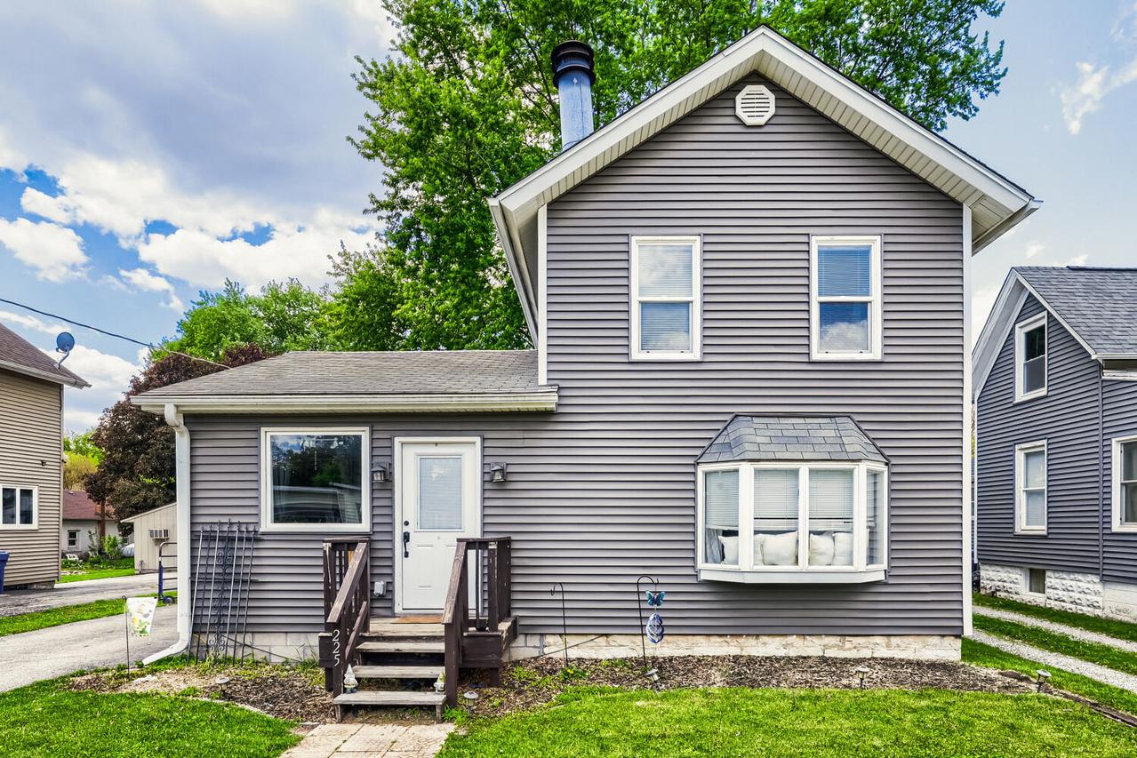 225 N May St., Hinckley, IL 60520