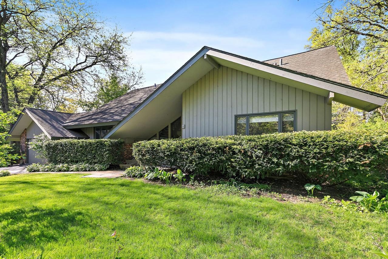 7211 Oakwood Ln., Crystal Lake, IL 60012
