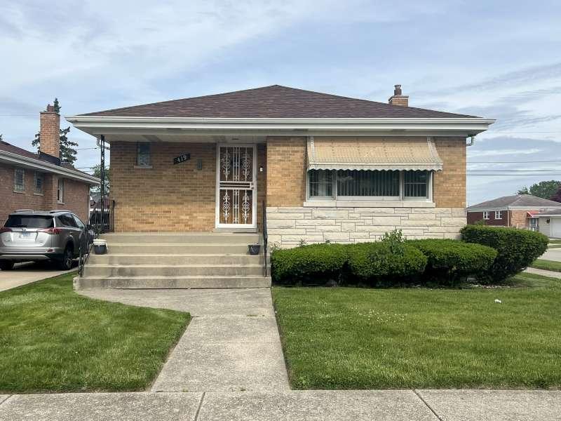 419 Luella Ave., Calumet City, IL 60409