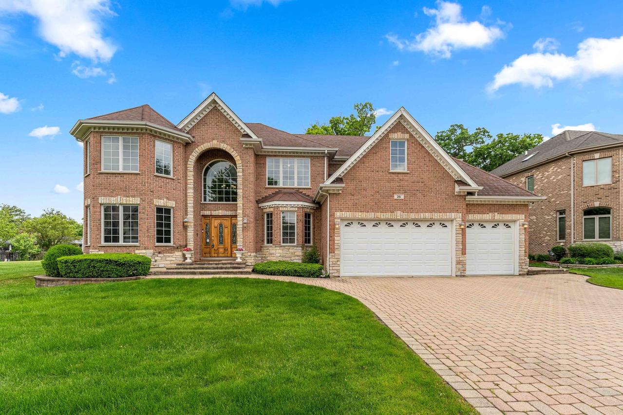 281 N Forest Dr., Addison, IL 60101