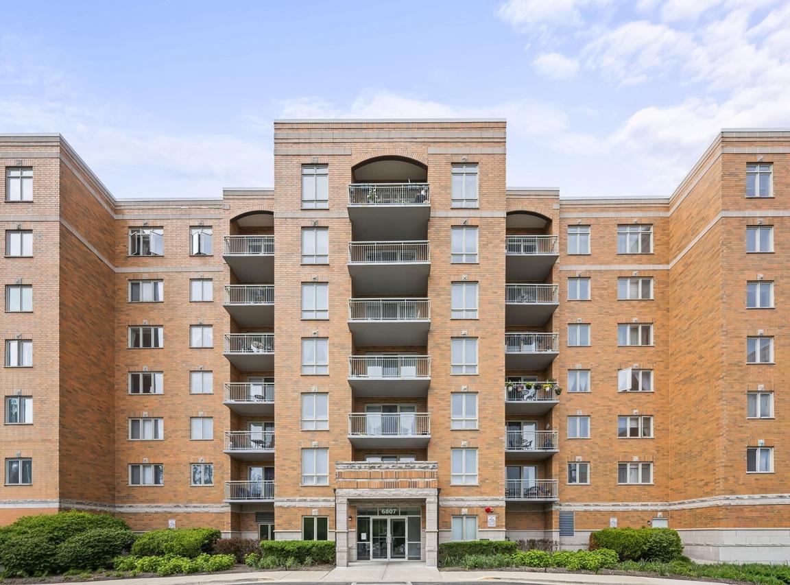 6807 N Milwaukee Ave. #601, Niles, IL 60714