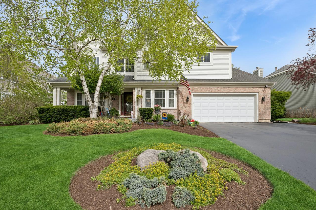 425 Inverness Dr., Gurnee, IL 60031