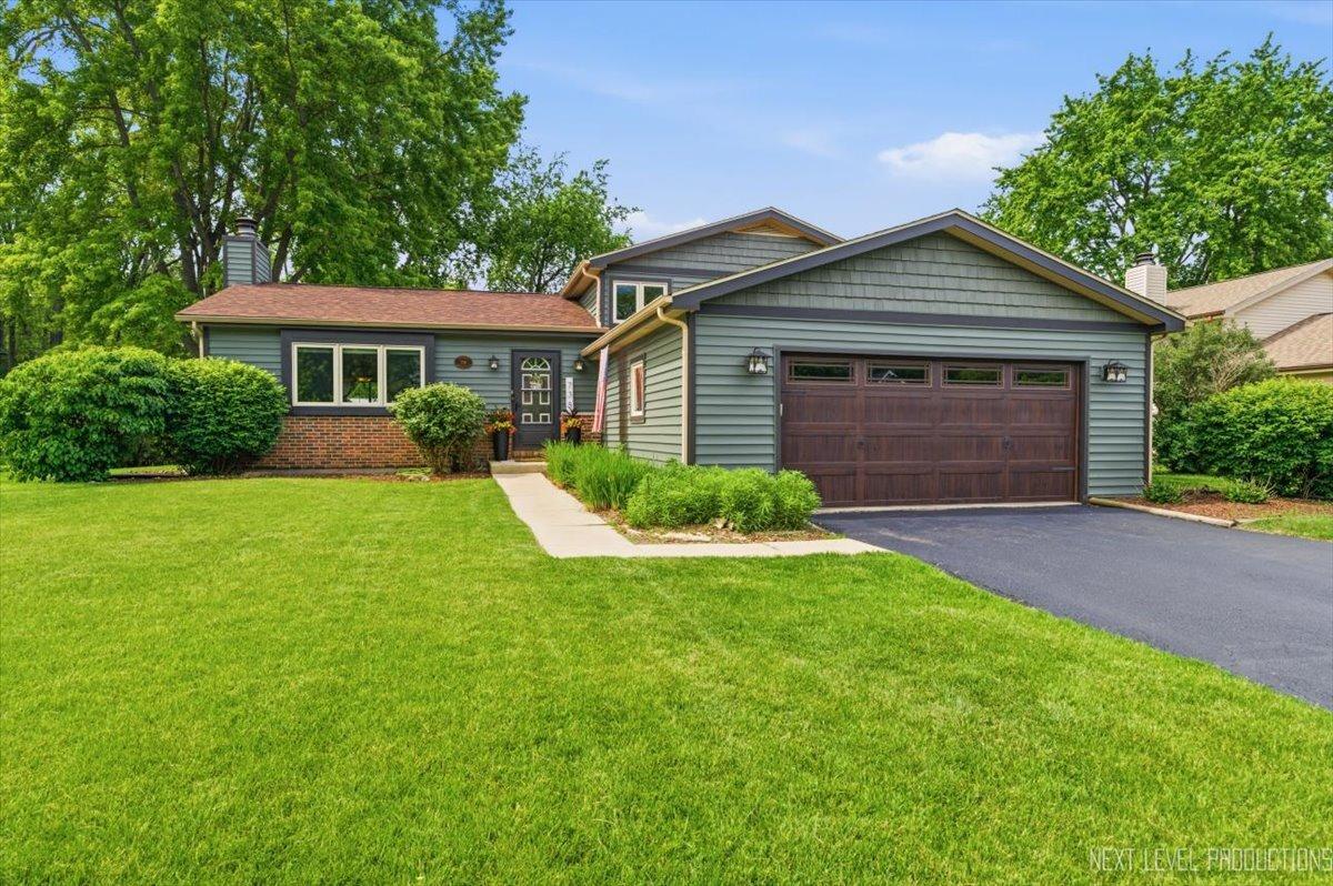 738 Bernadette Ln., Batavia, IL 60510