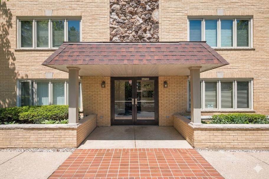 6050 W Eastwood Ave. #309, Chicago, IL 60630