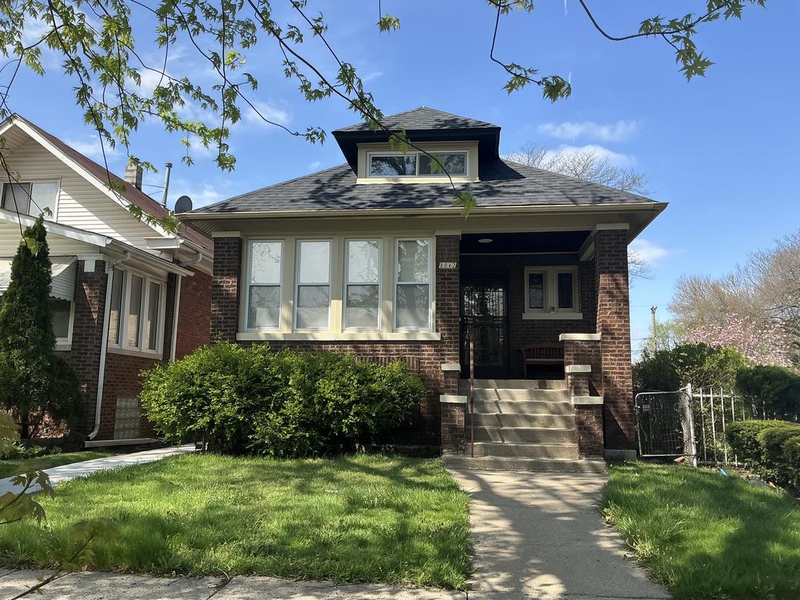 8042 S Bennett Ave., Chicago, IL 60617