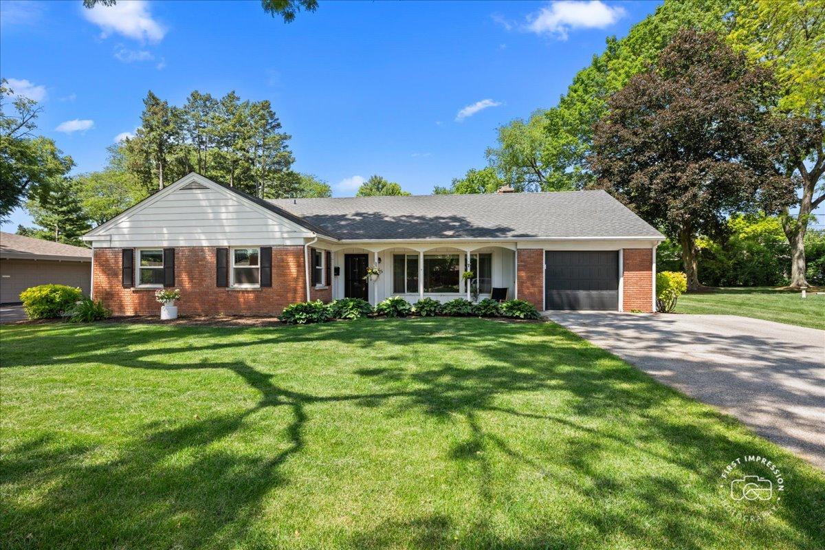 315 S Westlawn Ave., Aurora, IL 60506