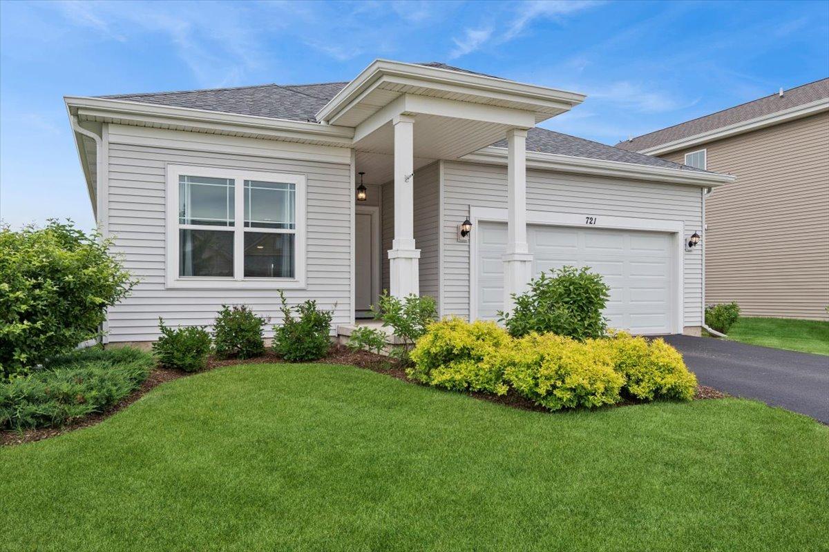 721 Cherry Cir., Elburn, IL 60119