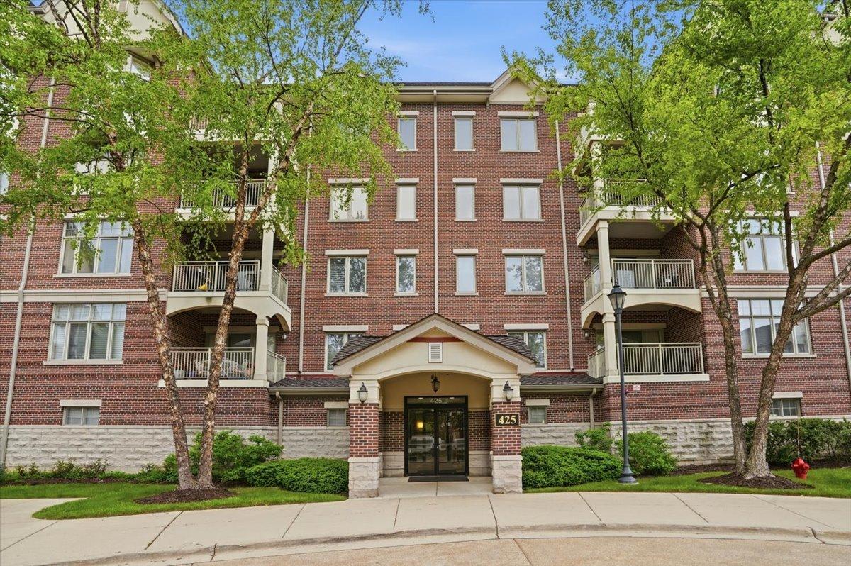 425 Village Green #510, Lincolnshire, IL 60069