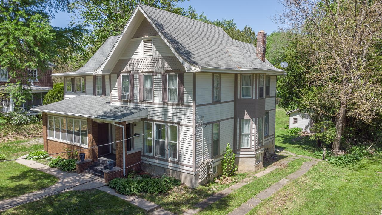 916 W Stephenson St., Freeport, IL 61032