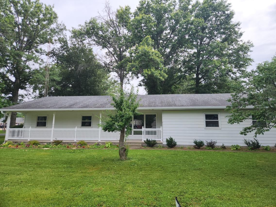 211 E Depew St., Odin, IL 62870