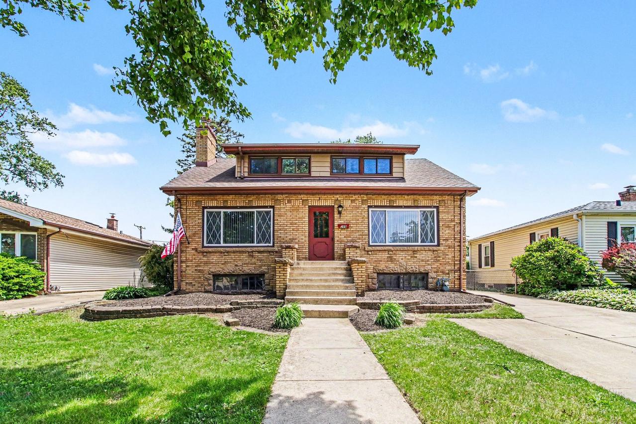 289 S Pick Ave., Elmhurst, IL 60126
