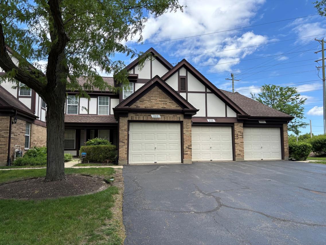 396 Cobbler Ln., Buffalo Grove, IL 60089