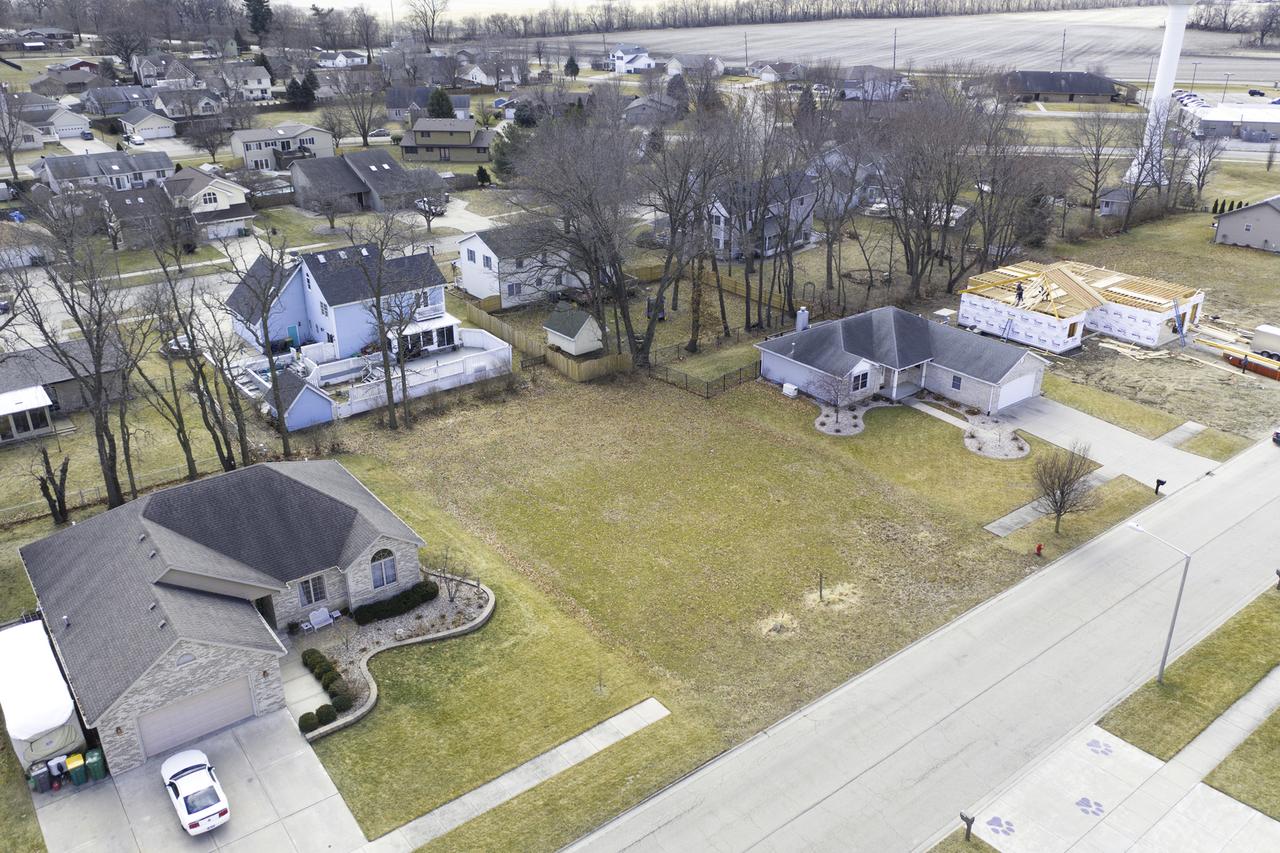 883 Winchester Green Dr., Wilmington, IL 60481