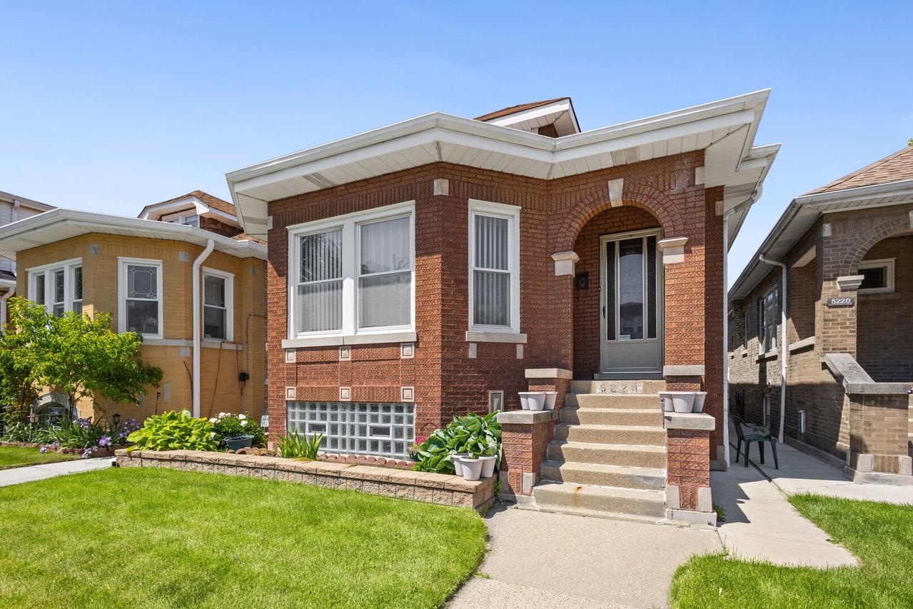 5224 W Oakdale Ave., Chicago, IL 60641