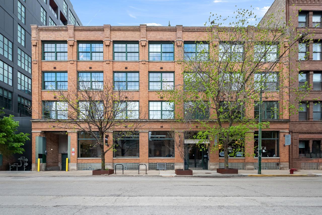 110 N Peoria St. #208, Chicago, IL 60607
