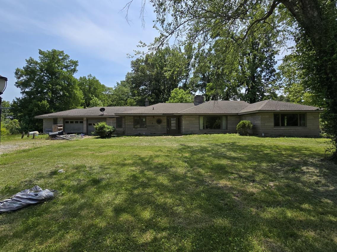 1490 Raleigh Rd., Raleigh, IL 62977