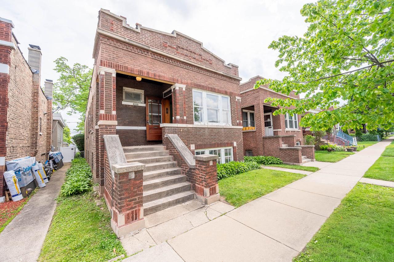 2323 Highland Ave., Berwyn, IL 60402