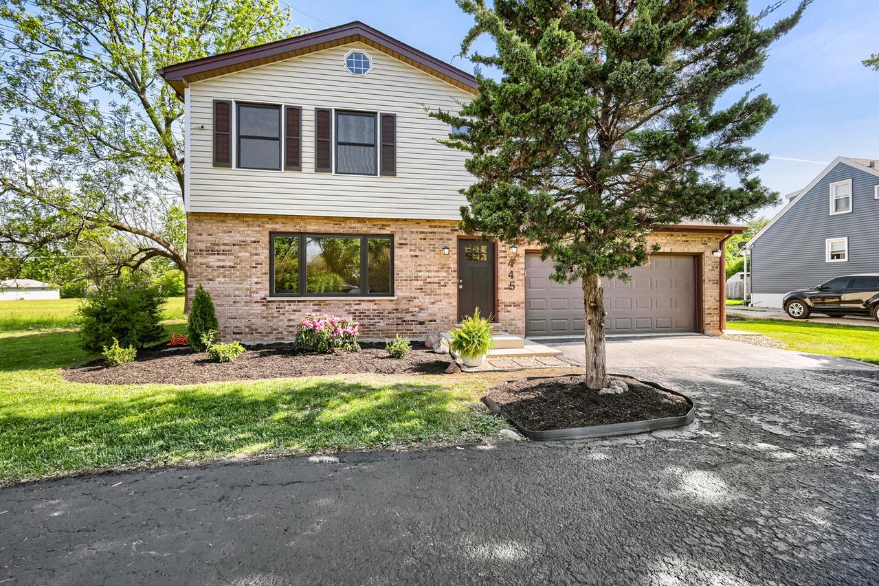 445 E Fullerton Ave., Addison, IL 60101