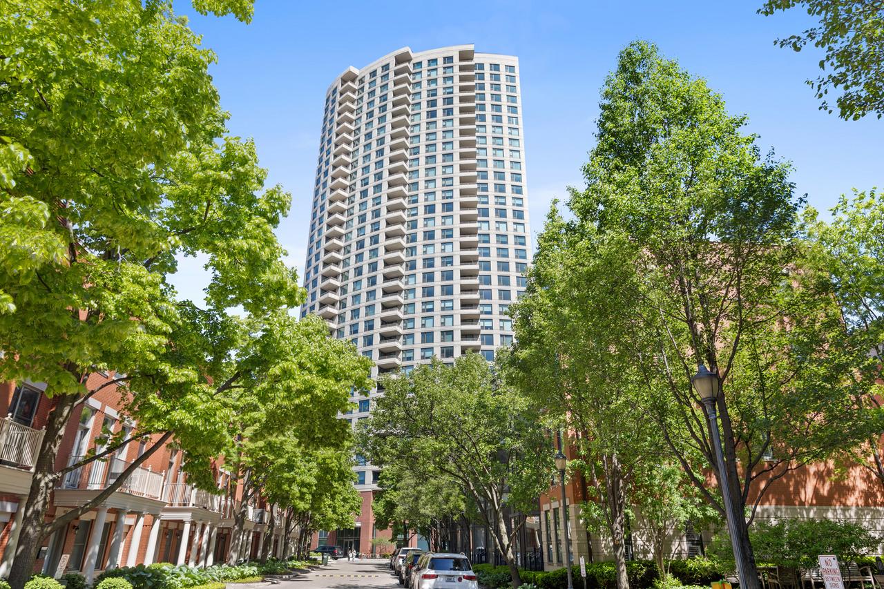501 N Clinton St. #607, Chicago, IL 60654