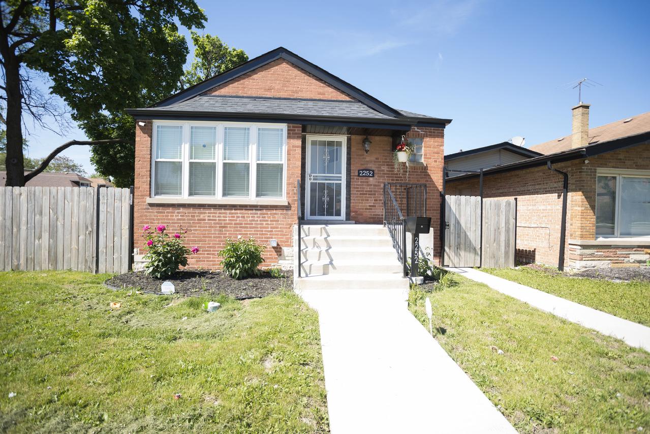 2252 W 71st St., Chicago, IL 60636