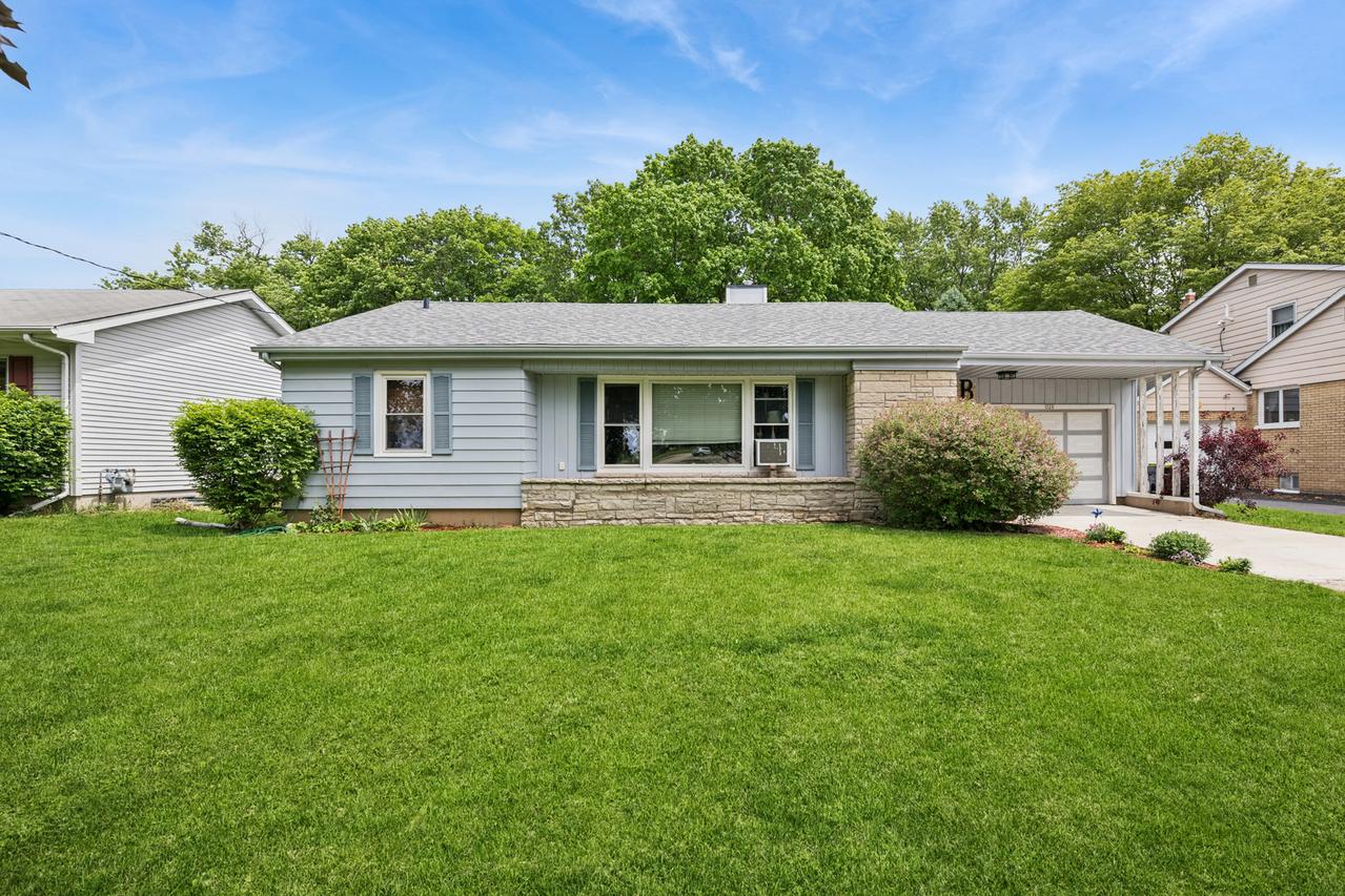 320 S Elm St., Waterman, IL 60556