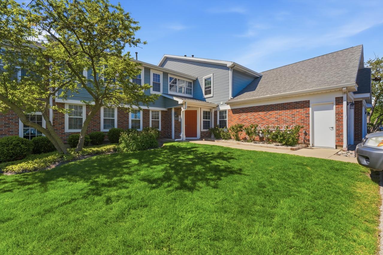 260 W Lynn Dr. #7-3B, Palatine, IL 60067