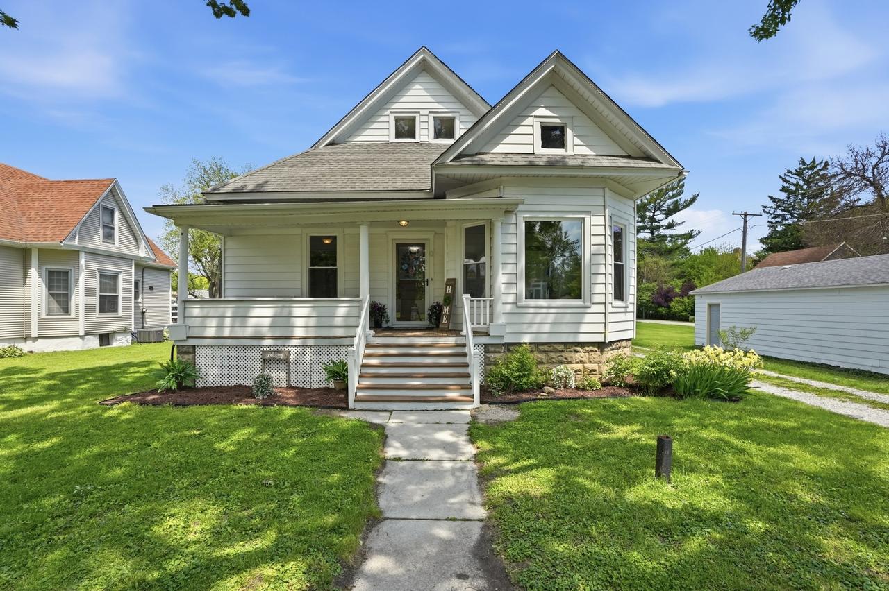 307 W Curtis St., Grant Park, IL 60940