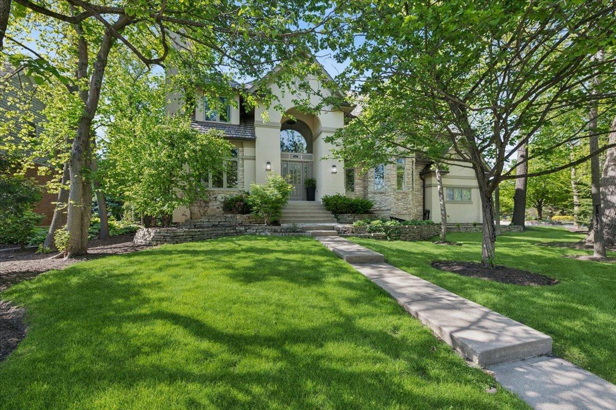 203 Crooked Tree Ct., Naperville, IL 60565