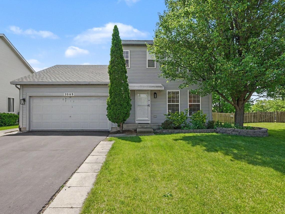2069 Wedgewood Cir., Romeoville, IL 60446