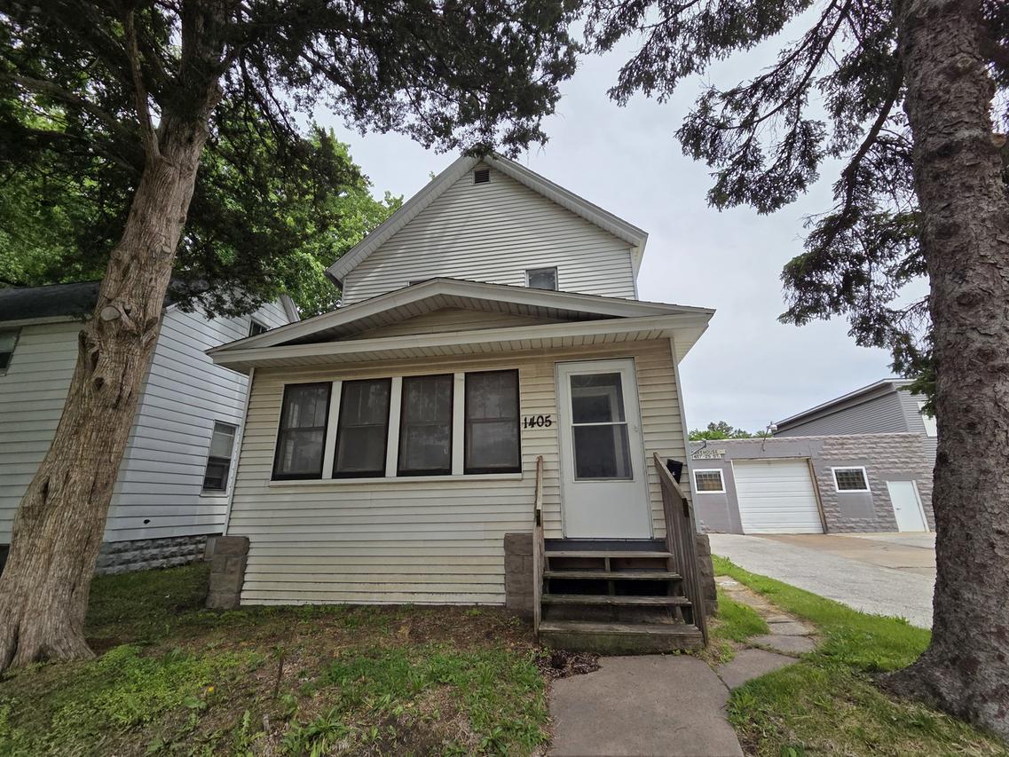 1405 25th St., Rock Island, IL 61201