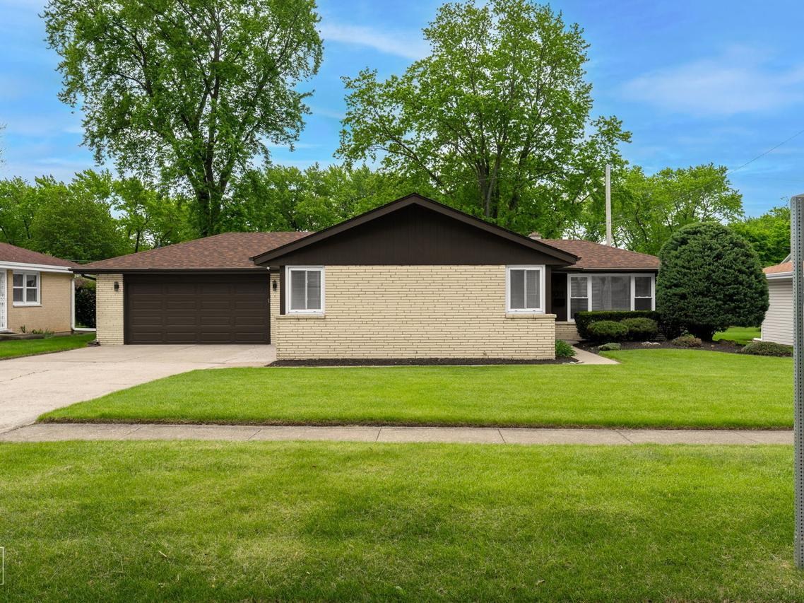 1011 Maitland Dr., Lockport, IL 60441