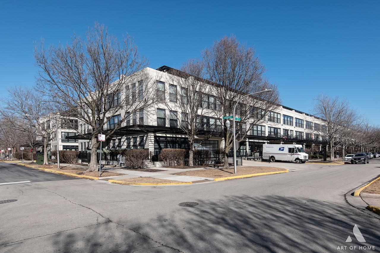 1070 W 15th St. #312, Chicago, IL 60608