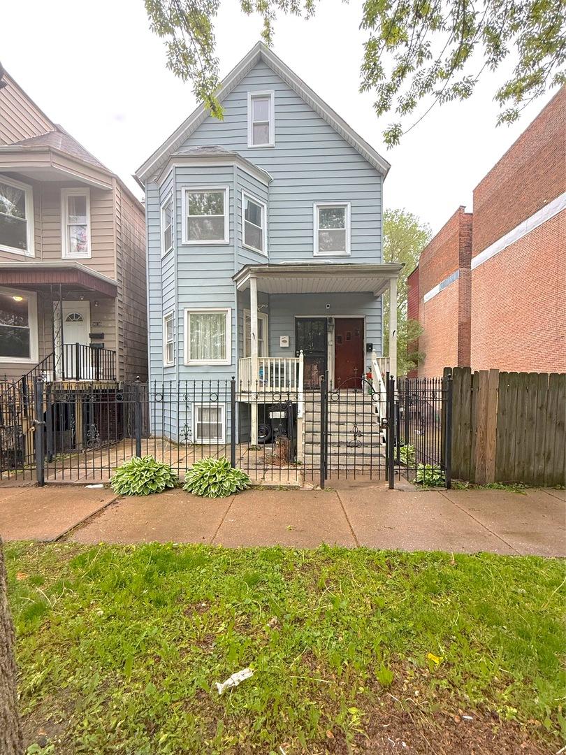 9014 S Escanaba Ave., Chicago, IL 60617