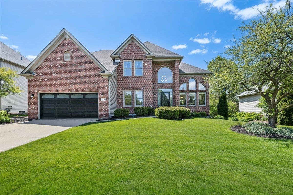 2119 W Thornwood Dr., South Elgin, IL 60177