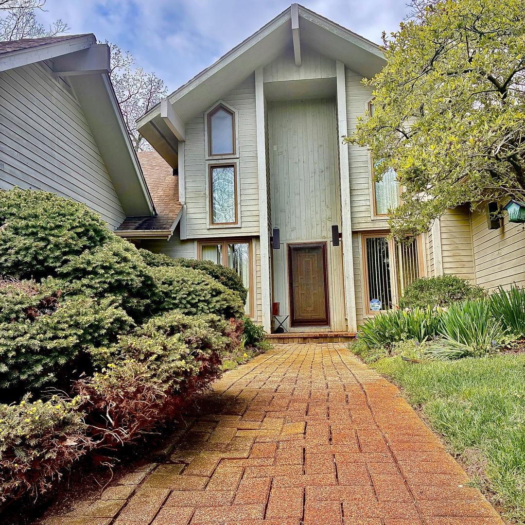 12604 S Hillcreek Dr., Palos Park, IL 60464
