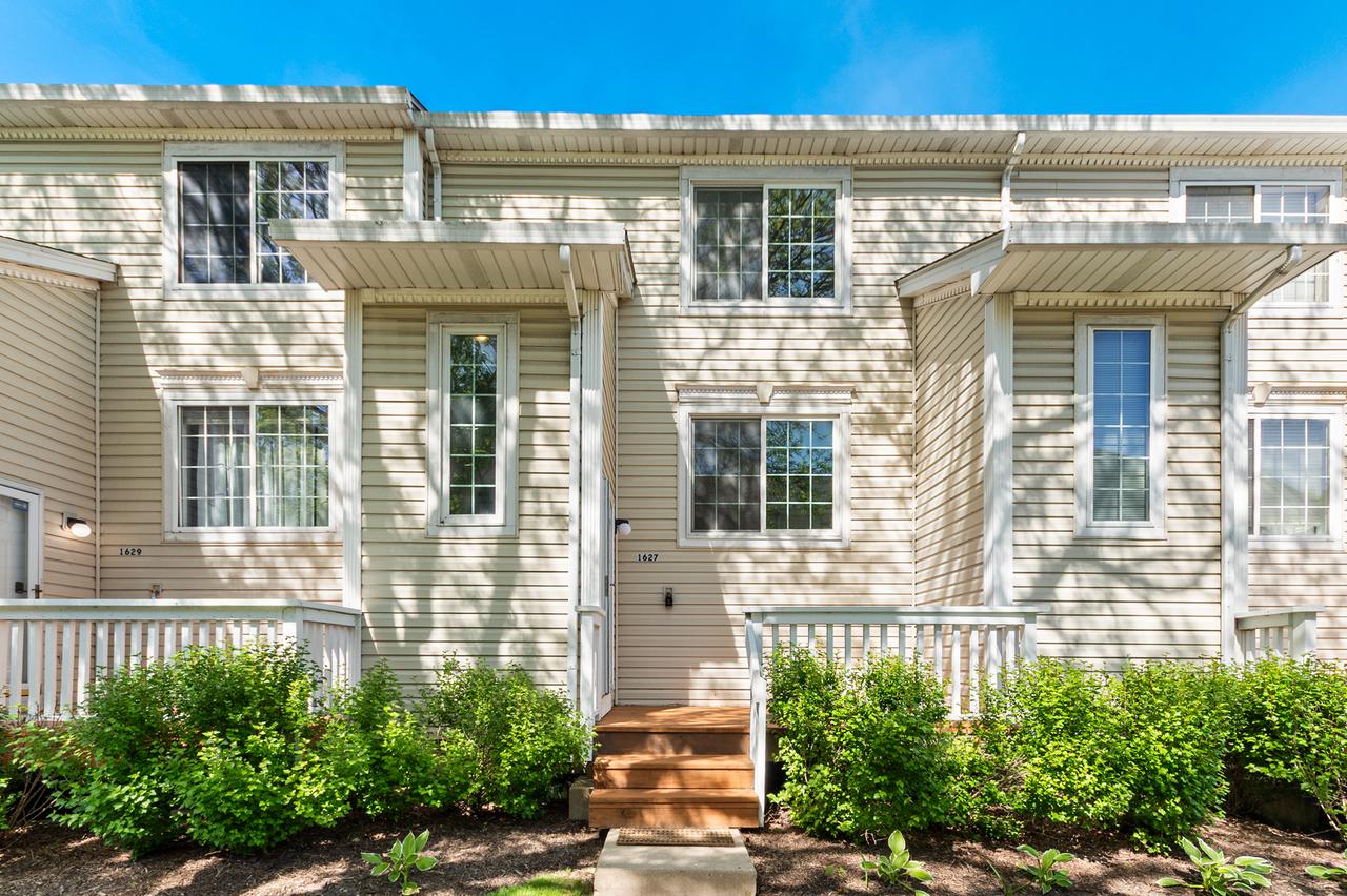 1627 Liberty St., Hanover Park, IL 60133