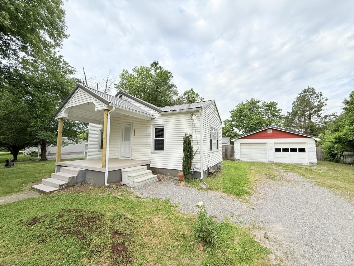 90 Pickering Rd., Harrisburg, IL 62946