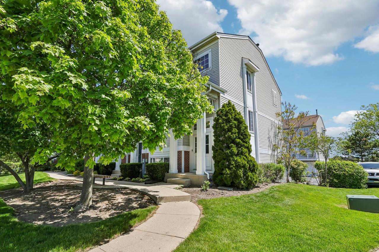 9355 Harrison St., Des Plaines, IL 60016