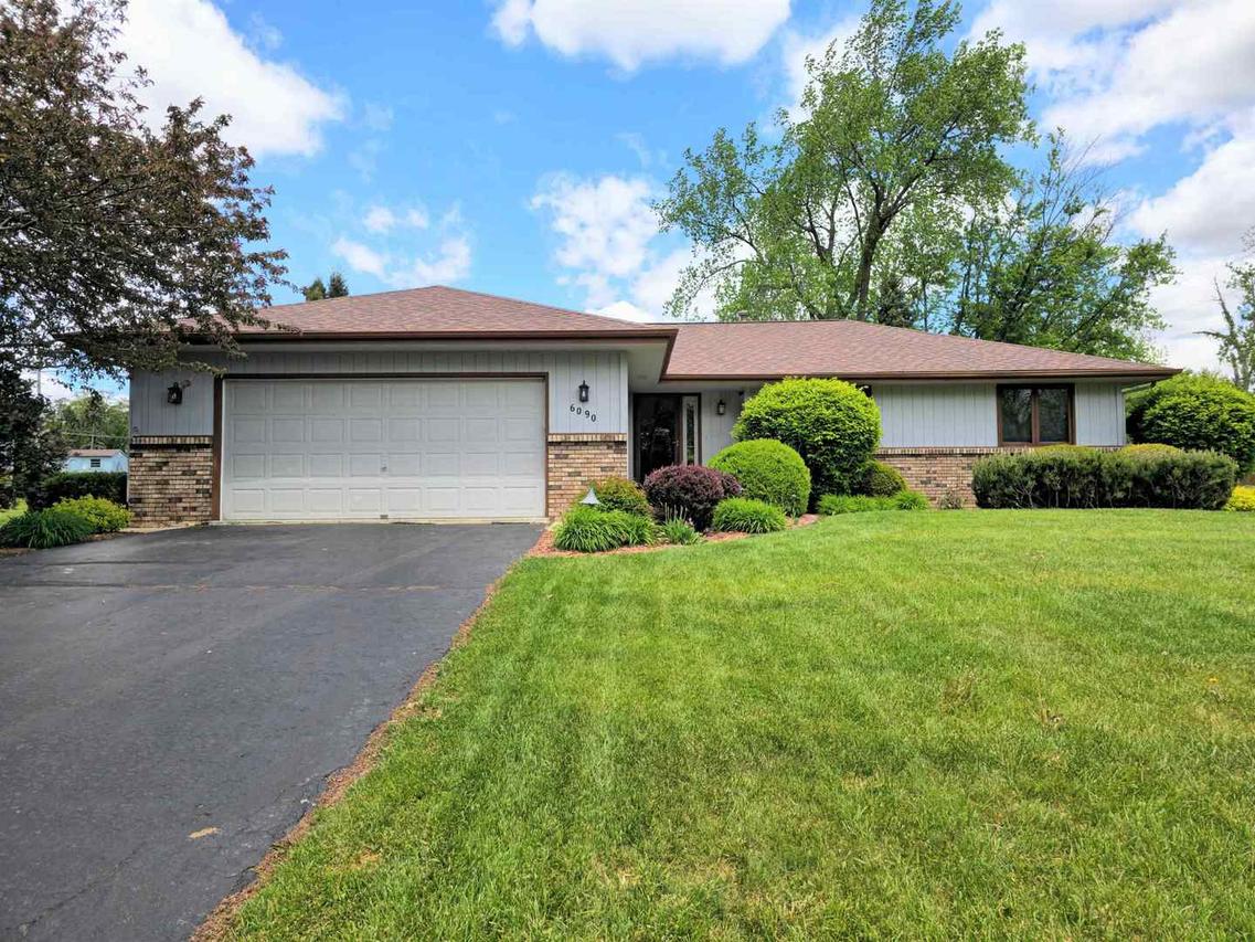 6090 Chatsworth Dr., Rockford, IL 61109
