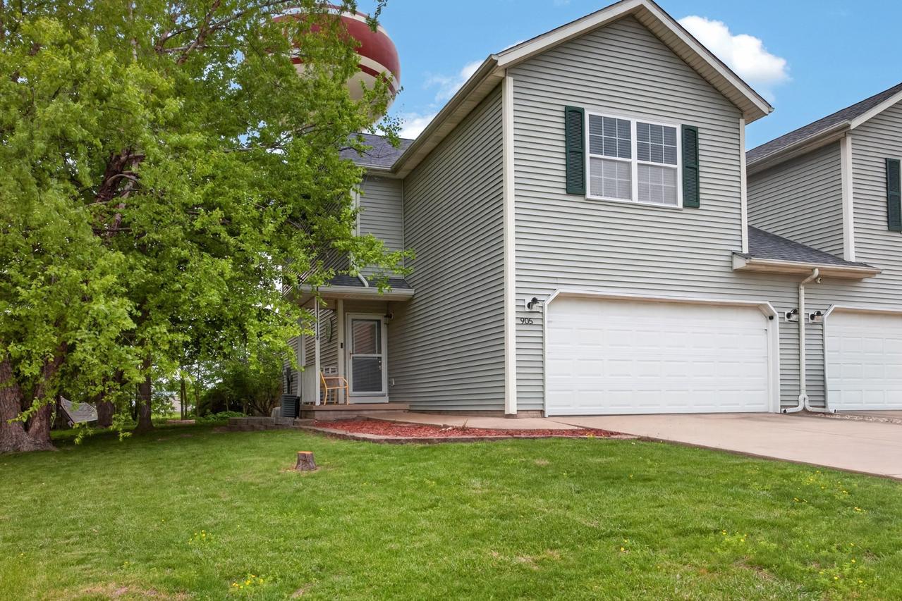 905 Taylor Ln., Leroy, IL 61752