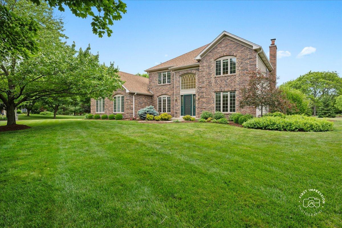 202 Windsor Cir., St. Charles, IL 60175