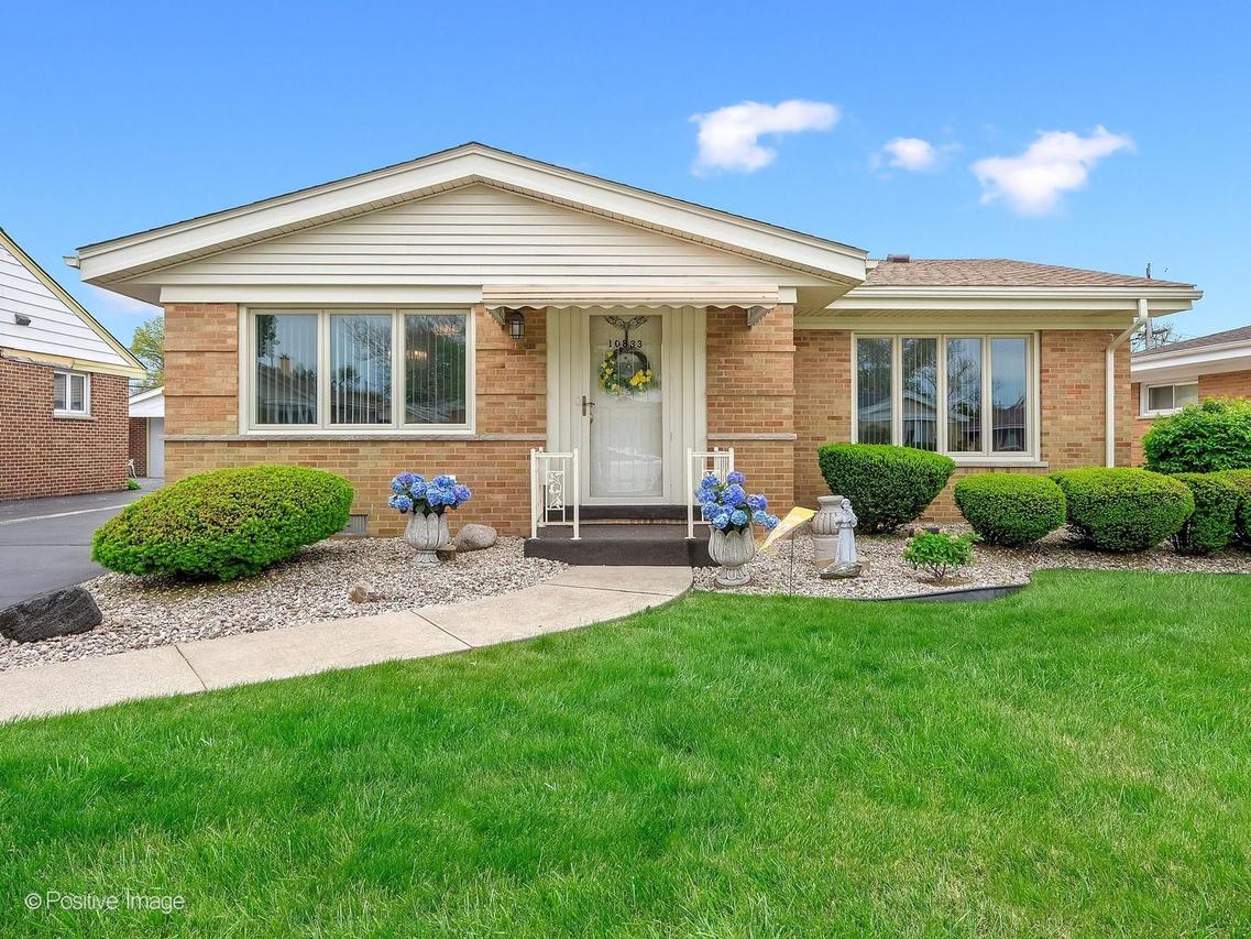 10833 Claridge Ave., Westchester, IL 60154